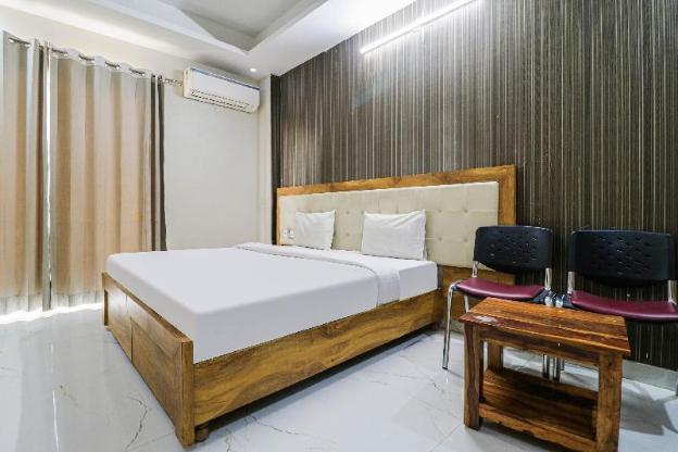 oyo 84809 hotel shiv kalpana