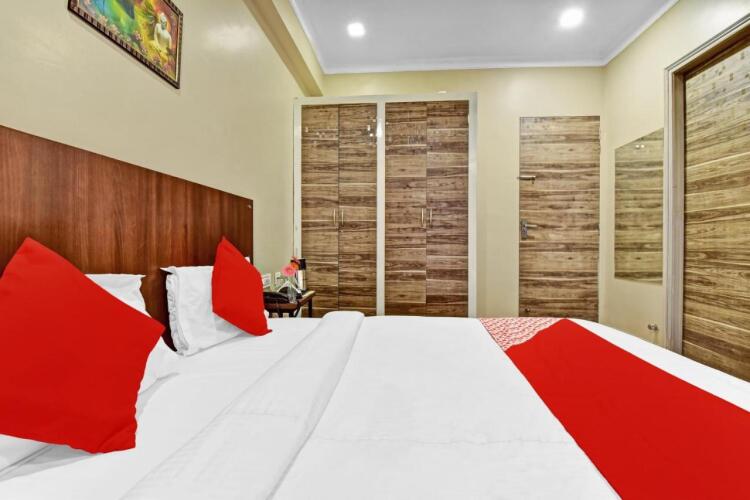 oyo 84809 hotel shiv kalpana