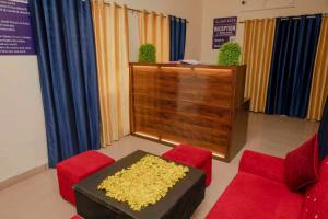 pop hotel blue star