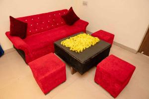pop hotel blue star