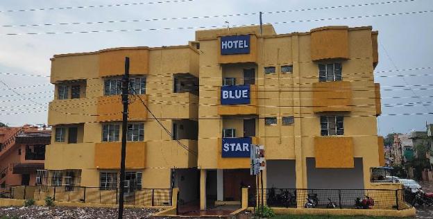 pop hotel blue star