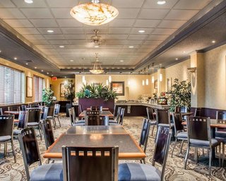 Clarion Hotel & Suites Riverfront,Near Richardson-Bates House Museum,3 star