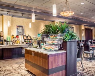 Clarion Hotel & Suites Riverfront,Near Richardson-Bates House Museum,3 star
