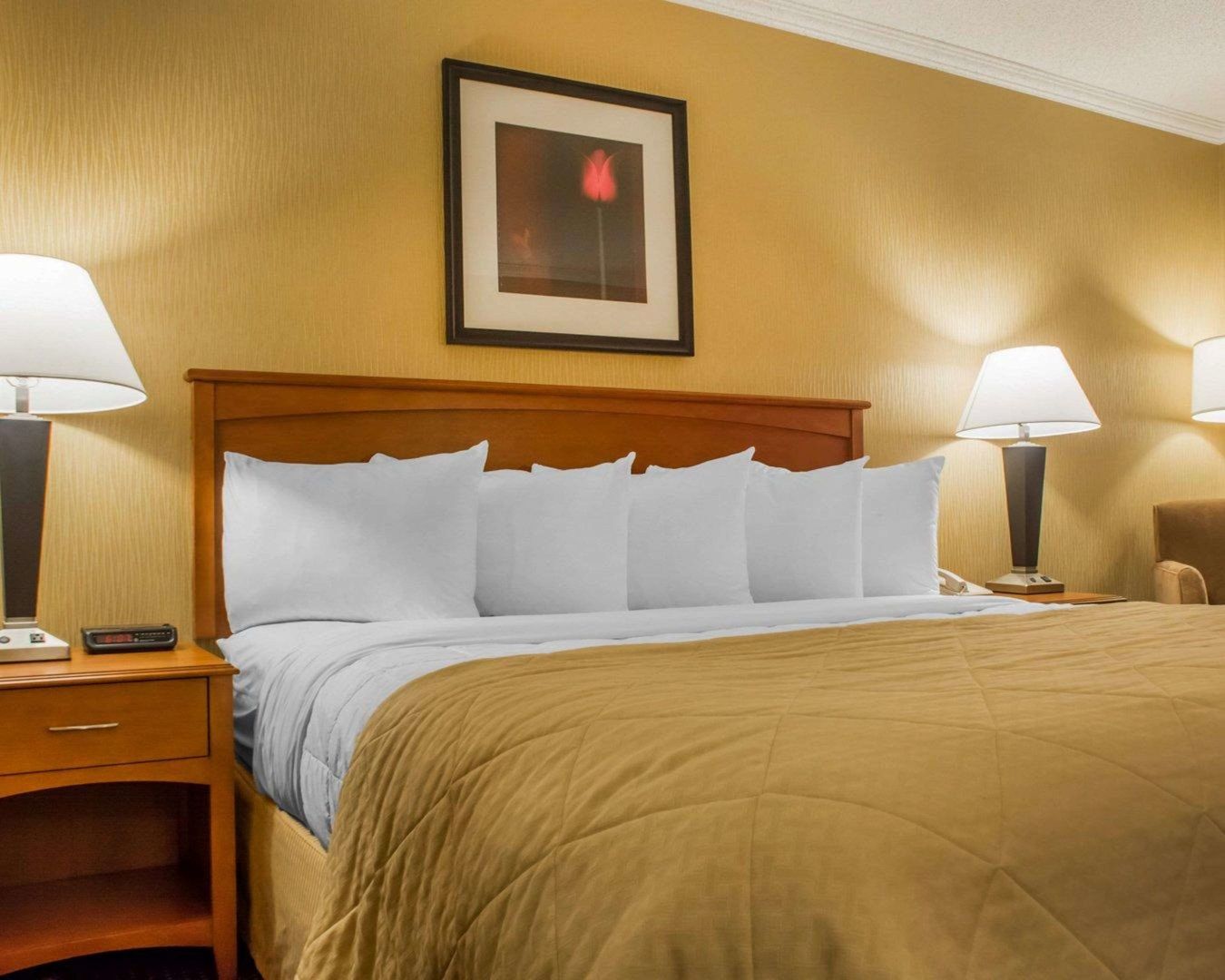 clarion hotel and suites riverfront