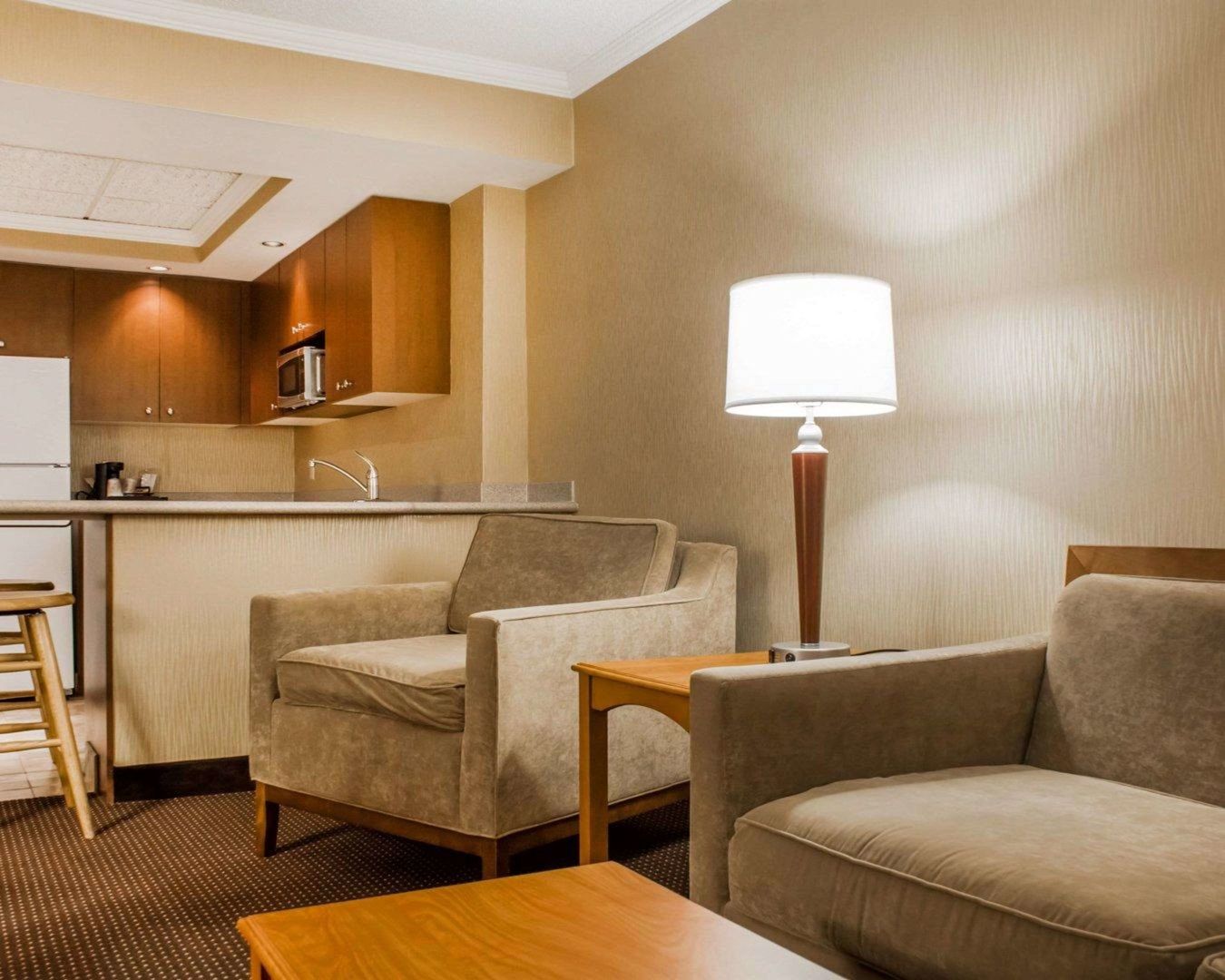 clarion hotel and suites riverfront