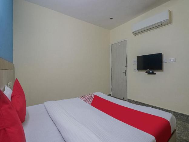 capital o hotel crown inn near appu ghar