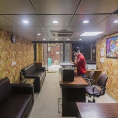 capital o hotel crown inn near appu ghar