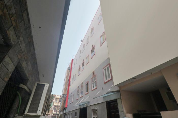 capital o hotel crown inn near appu ghar