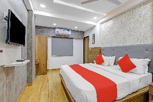 Hotel O R S Palace,Navrangpura>>Ahmedabad,3 star