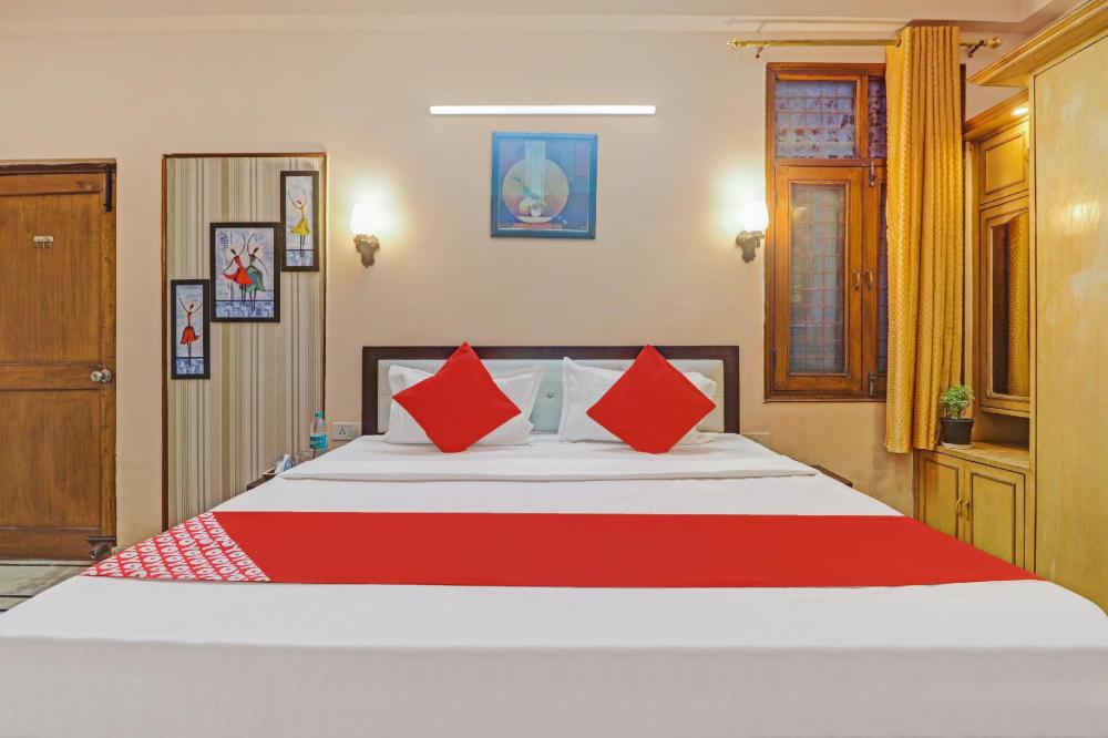 super hotel o satguru residency