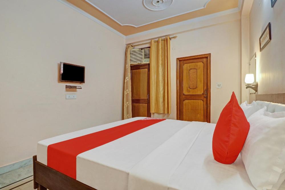 super hotel o satguru residency