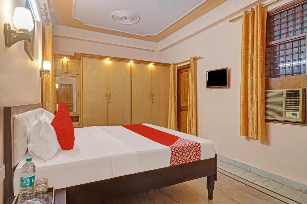 super hotel o satguru residency
