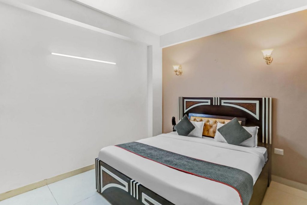 hotel o noida premium inn