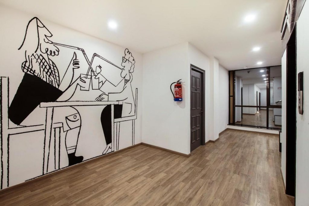 hotel o noida premium inn
