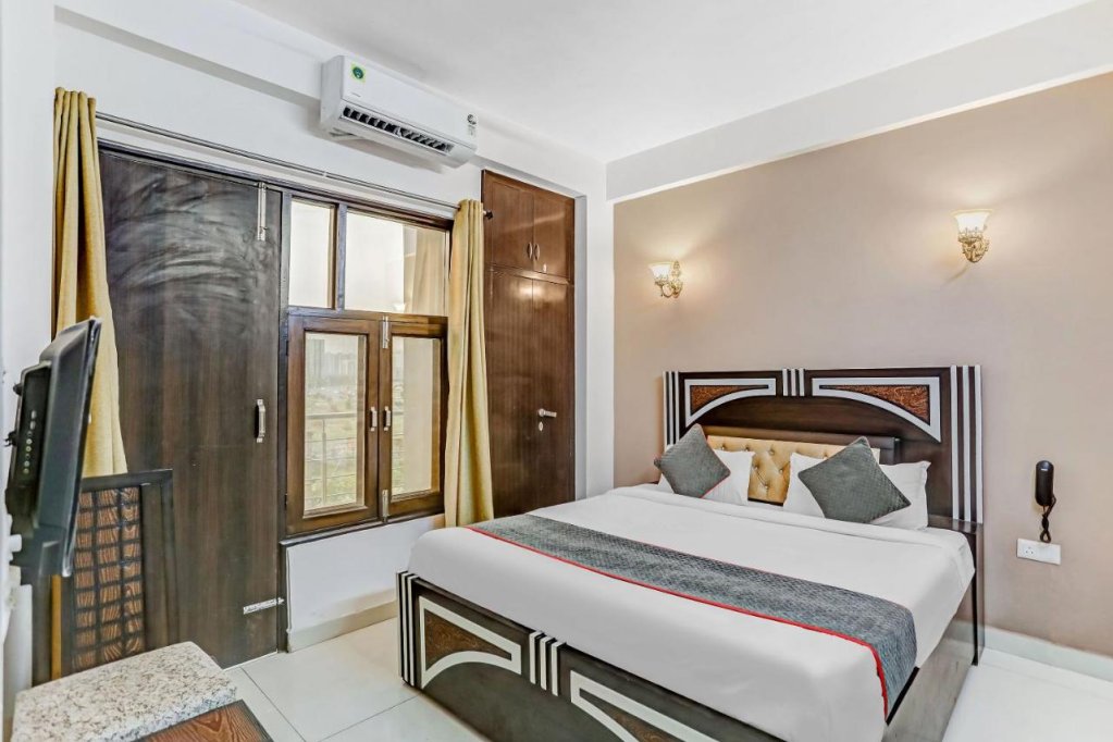 Hotel O Noida Premium Inn,Sector 1,3 star