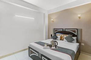 hotel o noida premium inn