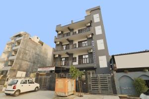 hotel o noida premium inn