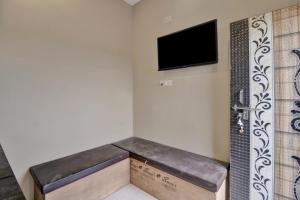 flagship 90881 r k guest house