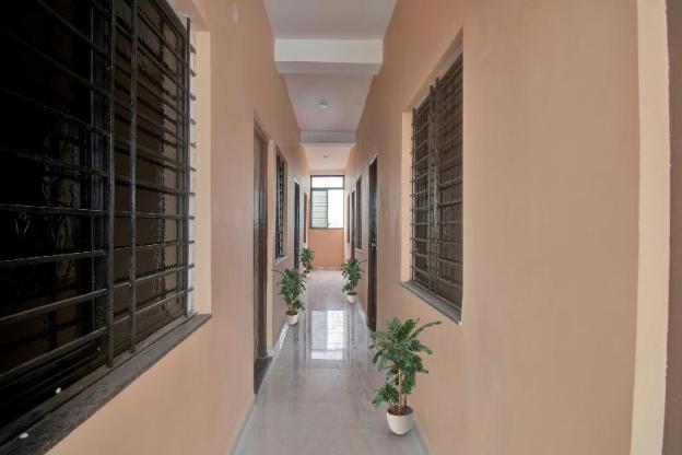 flagship 90881 r k guest house