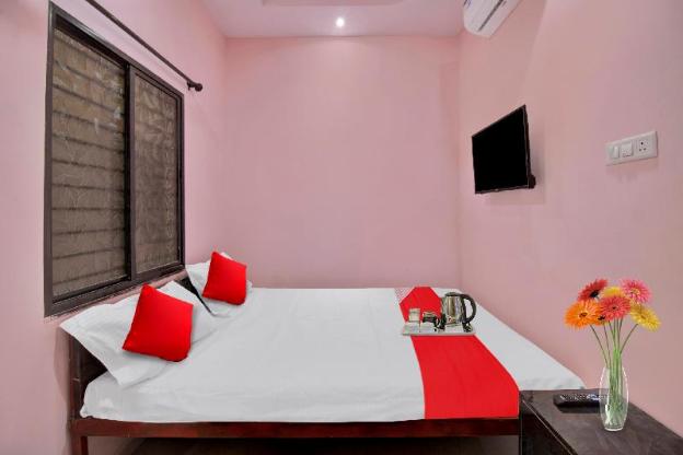 flagship 90881 r k guest house