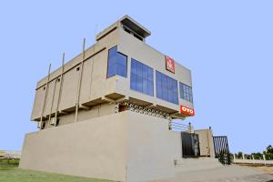 flagship 90881 r k guest house