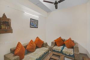 capital o diamond 18 near worlds of wonder