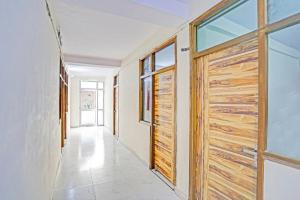 capital o diamond 18 near worlds of wonder