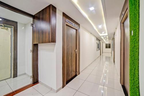 Super Townhouse Tulip,India>>Vadodara,4 star