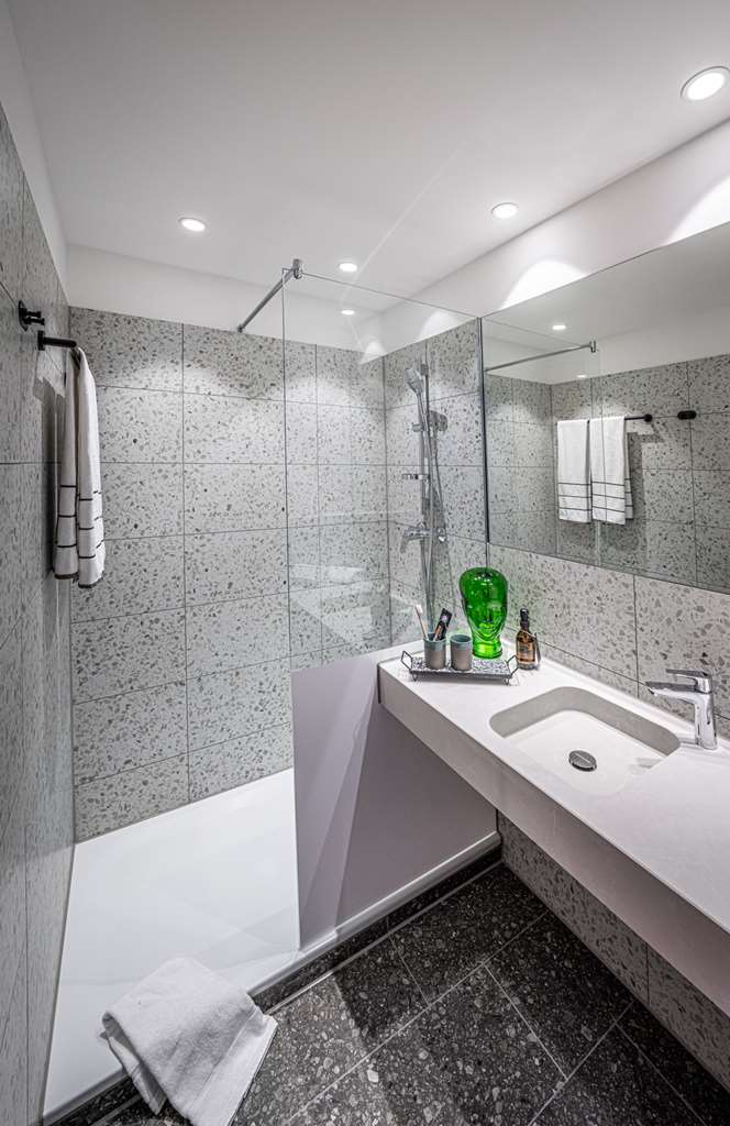 loginn hotel berlin airport