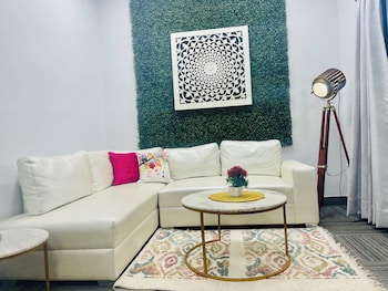 bluo modern 1bhk dlf galleria market