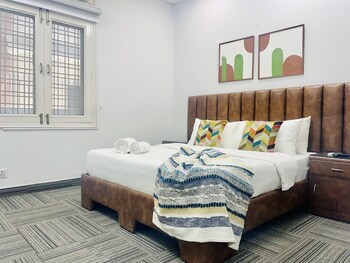 bluo modern 1bhk dlf galleria market