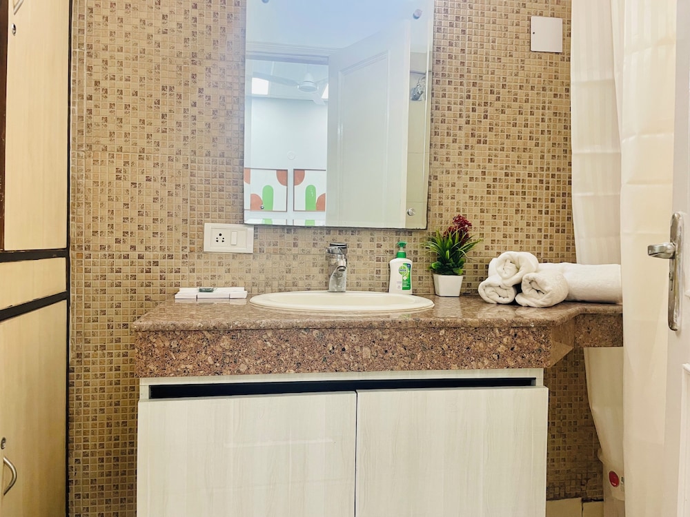 bluo modern 1bhk dlf galleria market