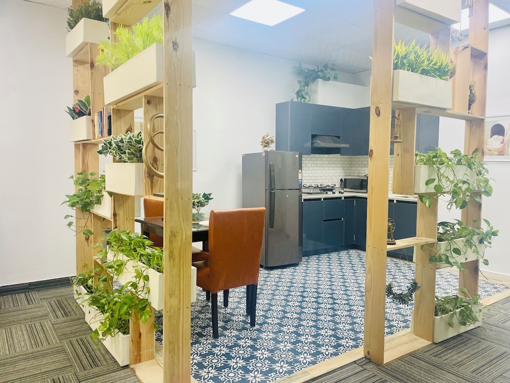 bluo modern 1bhk dlf galleria market