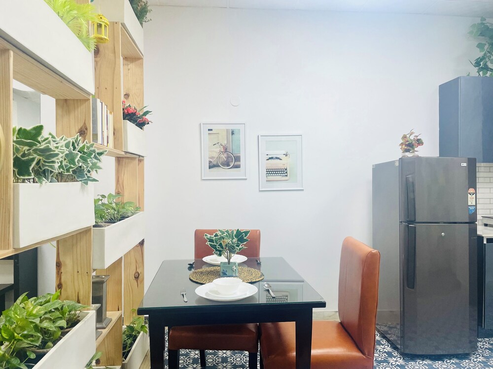 bluo modern 1bhk dlf galleria market