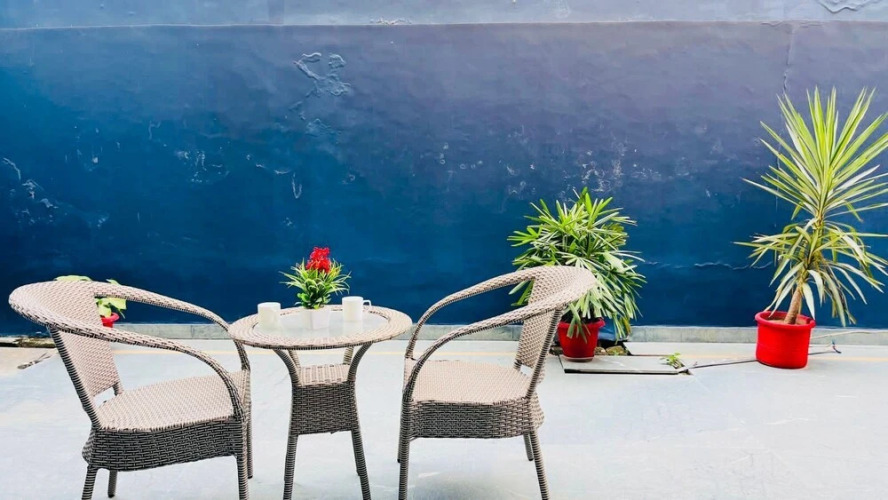 bluo modern 1bhk dlf galleria market