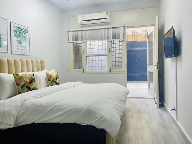 bluo modern 1bhk dlf galleria market