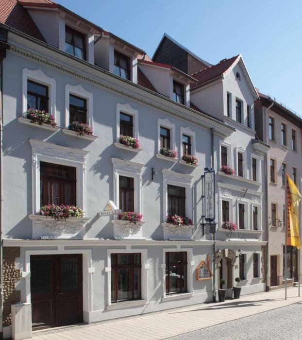 ringhotel schlossberg neustadt