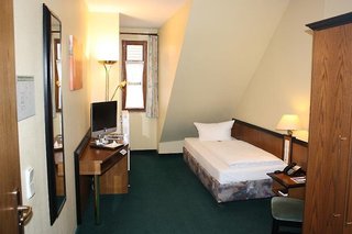 ringhotel schlossberg neustadt