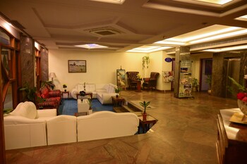 Maya's Kings Kourt,1294/B Jlb Road,3 star