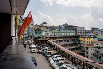 gangtok central rooms near mg marg