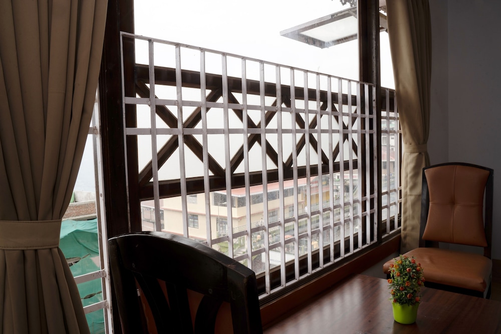 gangtok central rooms near mg marg