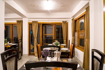 gangtok central rooms near mg marg