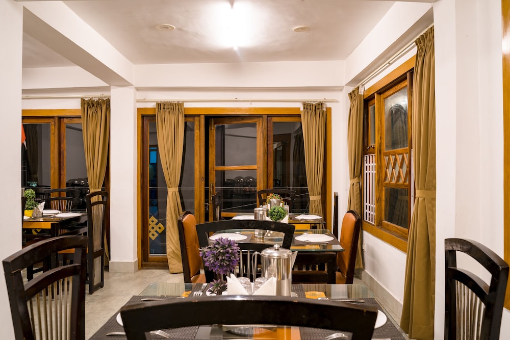 gangtok central rooms near mg marg
