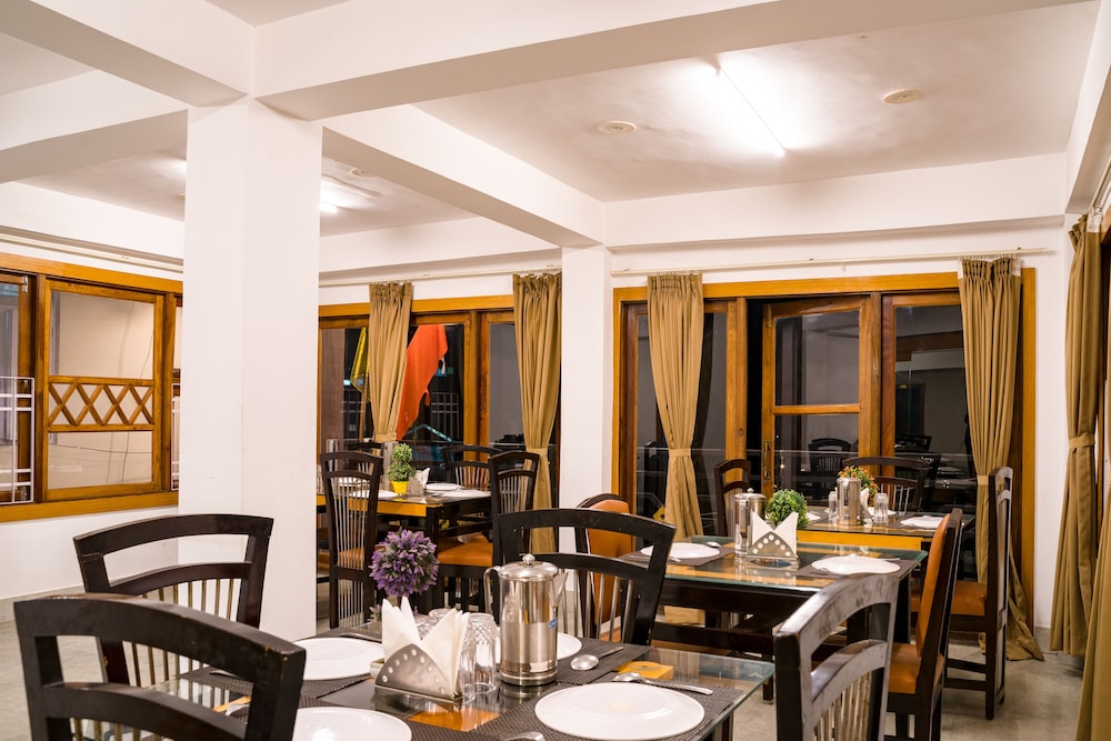 gangtok central rooms near mg marg