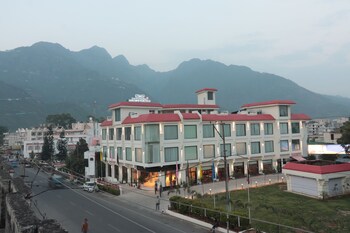 The Vaishnodevi Sarovar Portico,Katra>>Jammu,4 star