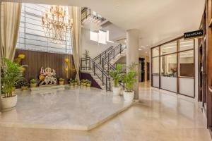 the vaishnodevi sarovar portico