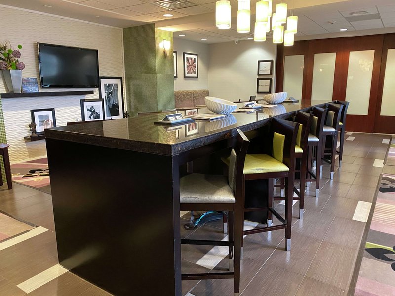 hampton inn by hilton leesville fort johnson
