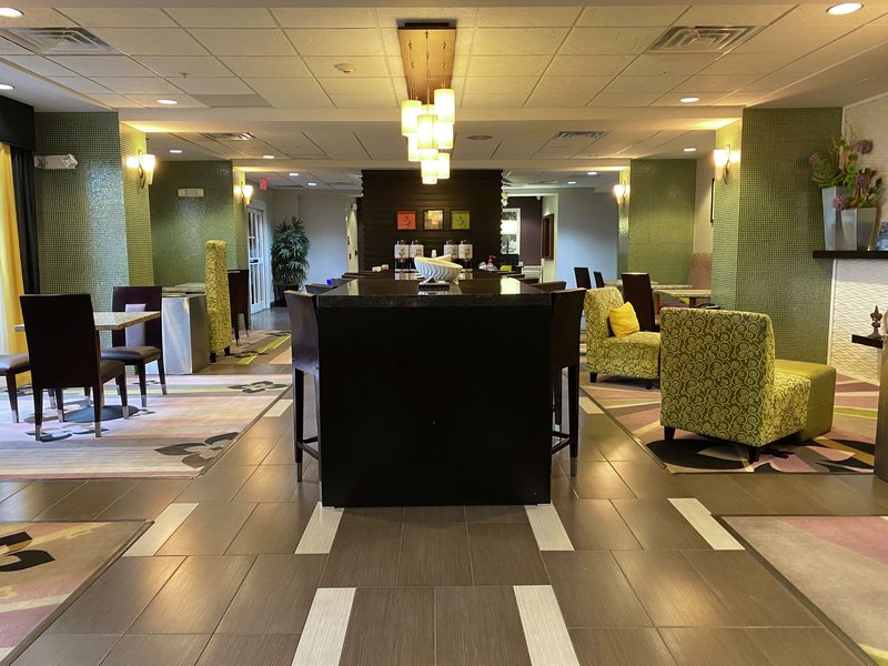 hampton inn by hilton leesville fort johnson
