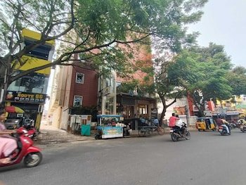 Rkn Grand Hotel,Puducherry>>Pondicherry,2.5 star