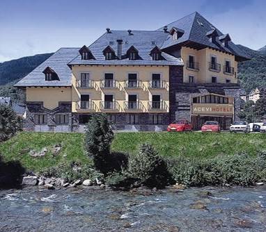 hotel acevi val daran